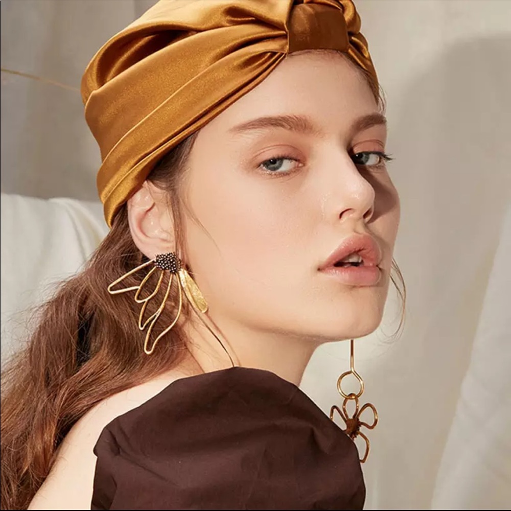 “Lola” Abstract Flowers Earrings